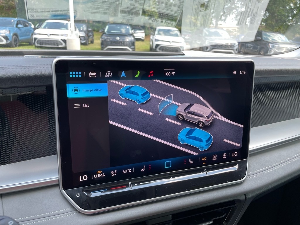 2025 Volkswagen Tiguan SE photo 9