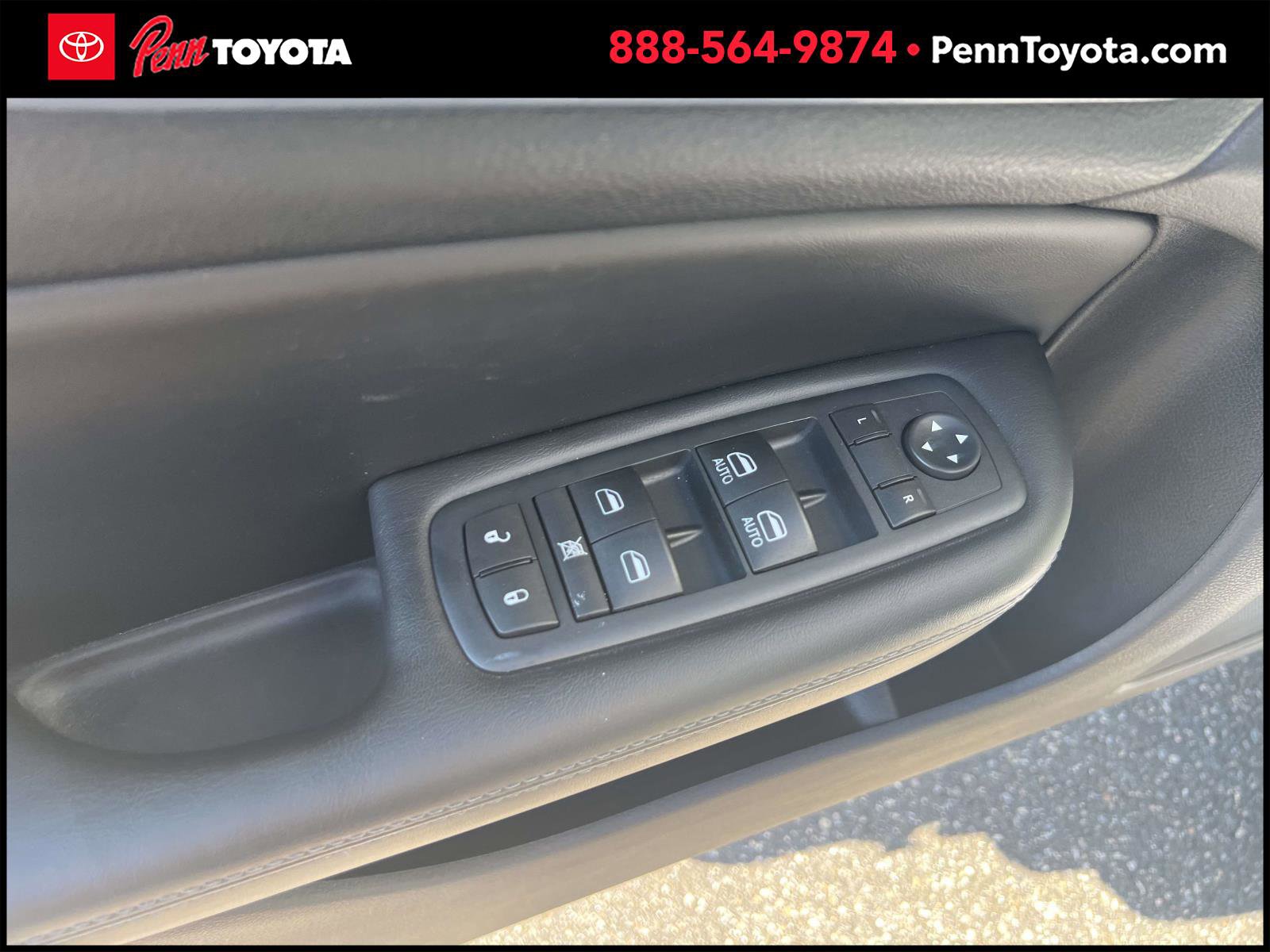 2016 Chrysler 200 S photo 15