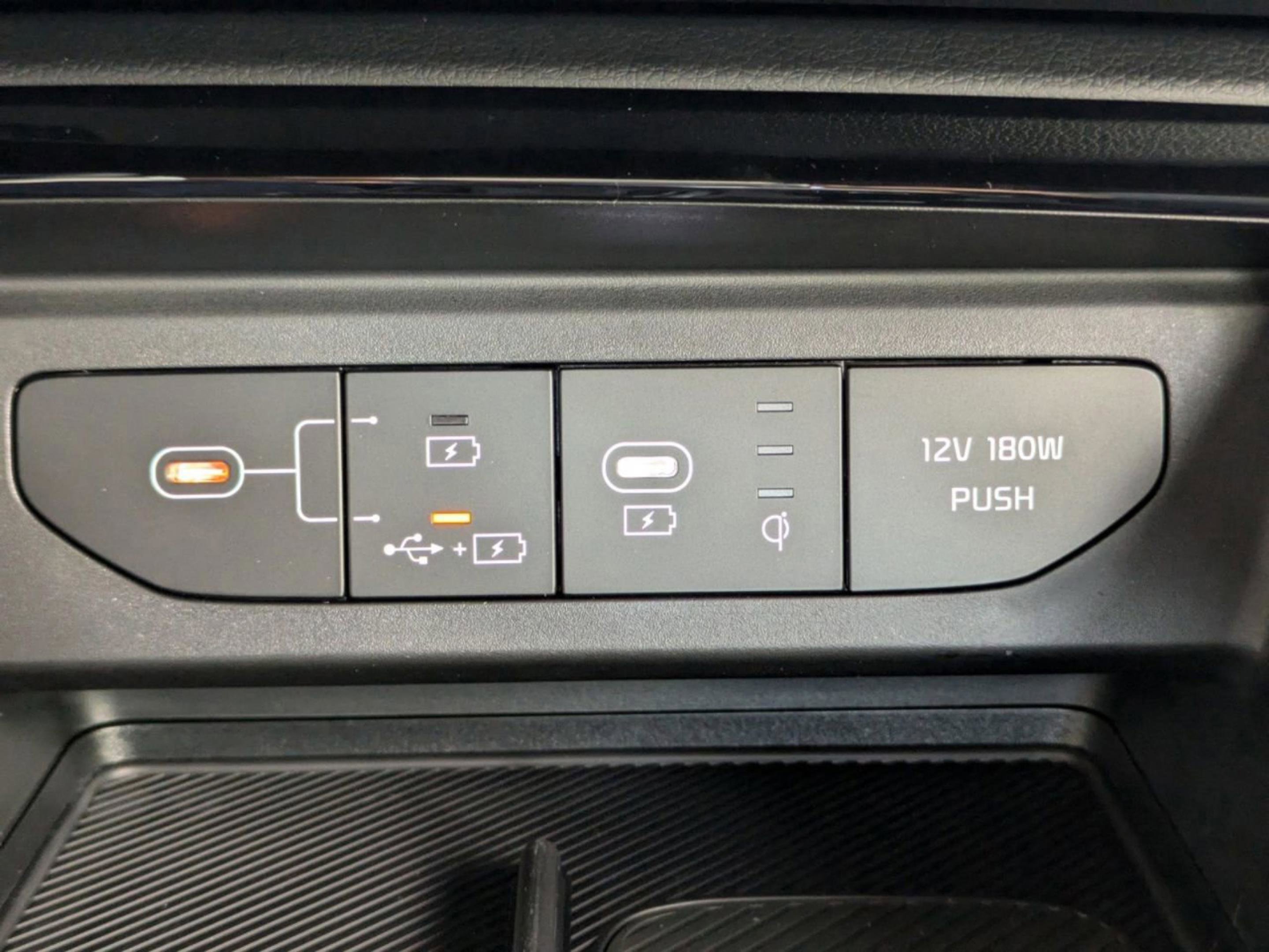 2025 Kia K5 GT-Line photo 24