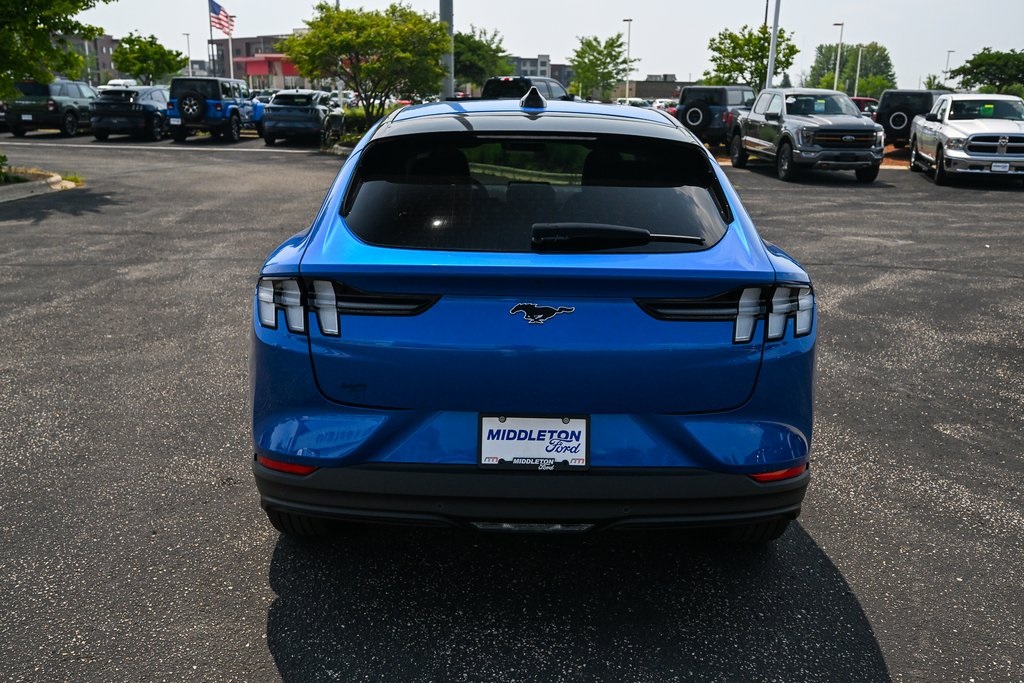 2025 Ford Mustang Mach-E Premium photo 5