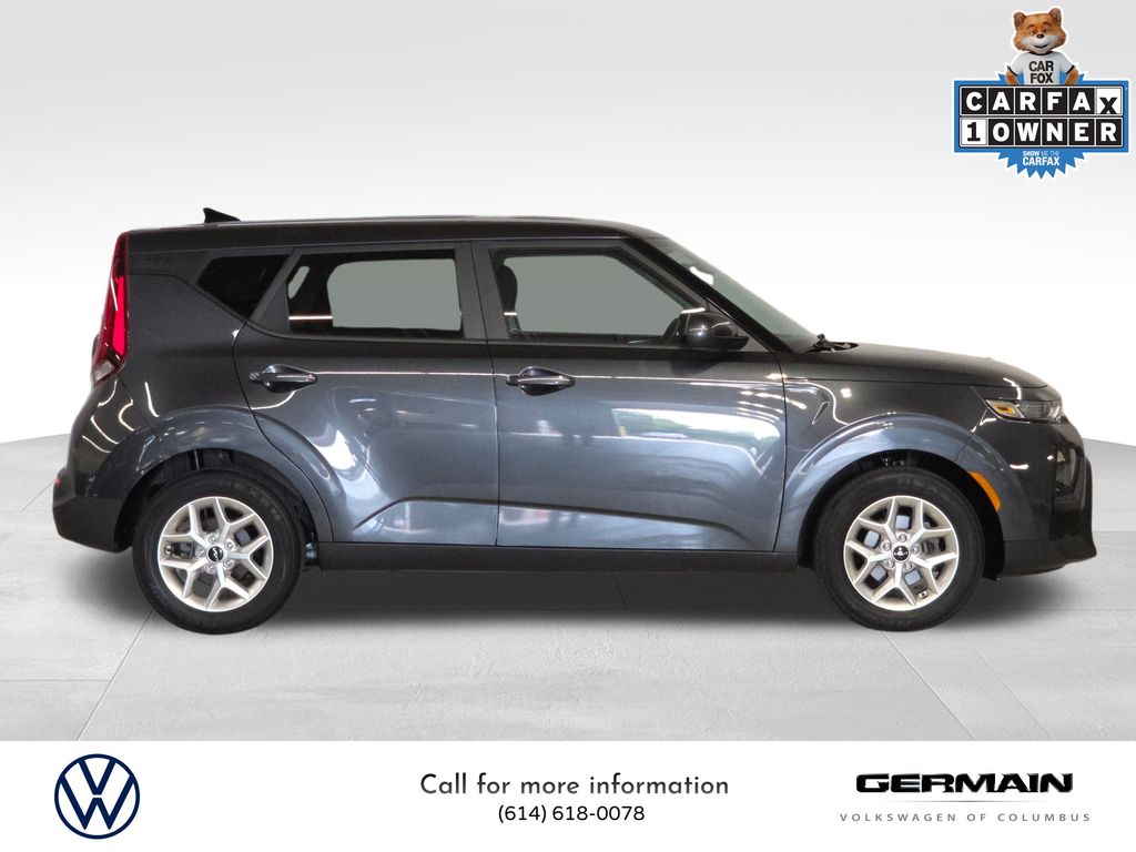 2022 Kia Soul LX photo 4