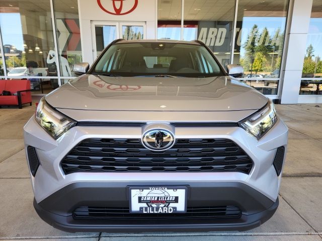 2025 Toyota RAV4 Hybrid LE photo 3