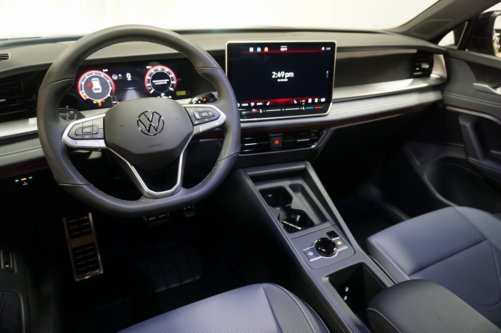 2025 Volkswagen Tiguan SE R-Line Black photo 11