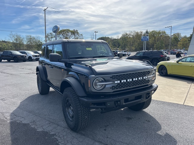 2025 Ford Bronco Badlands photo 2