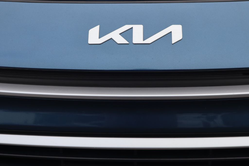 2024 Kia Niro EX photo 30