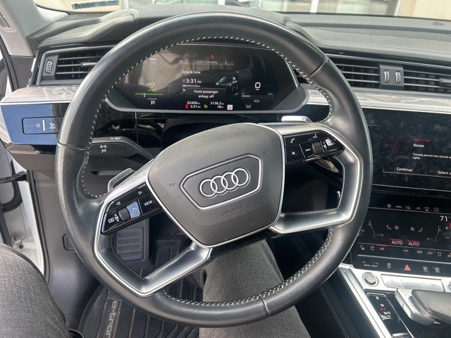 2021 Audi e-tron Prestige photo 6