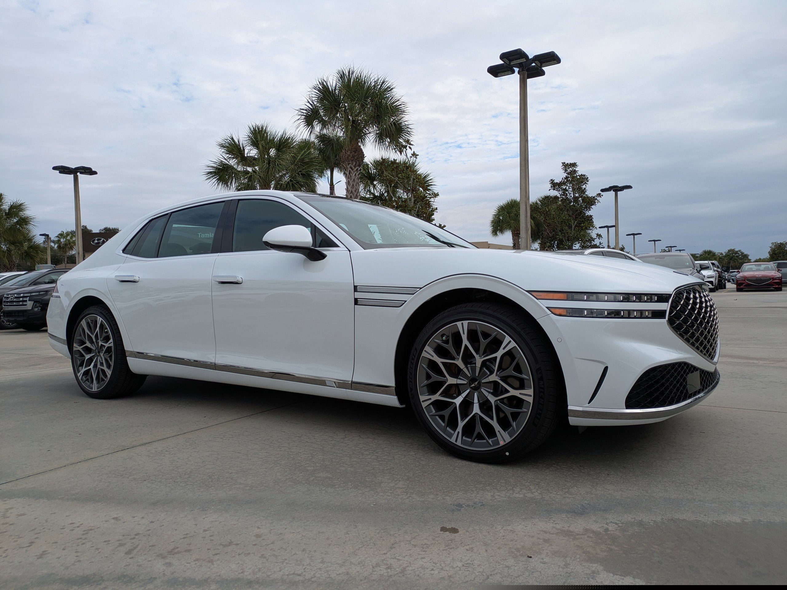 2026 GENESIS G90 Base's photo