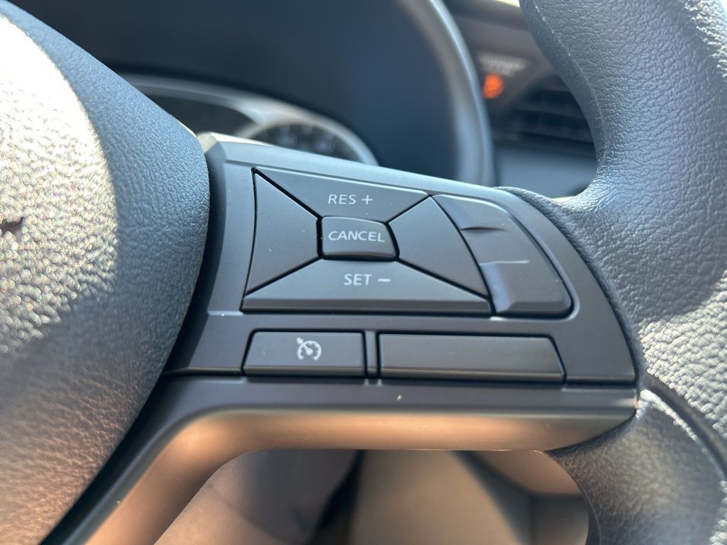 2025 Nissan Kicks Play S photo 17
