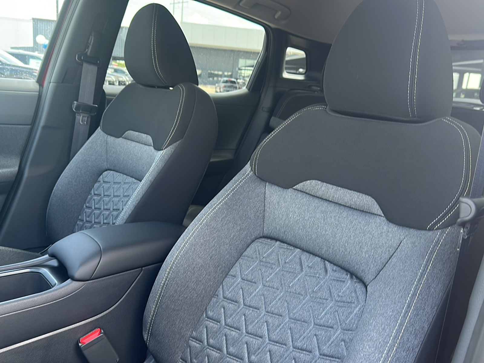 2025 Nissan Kicks SV photo 3