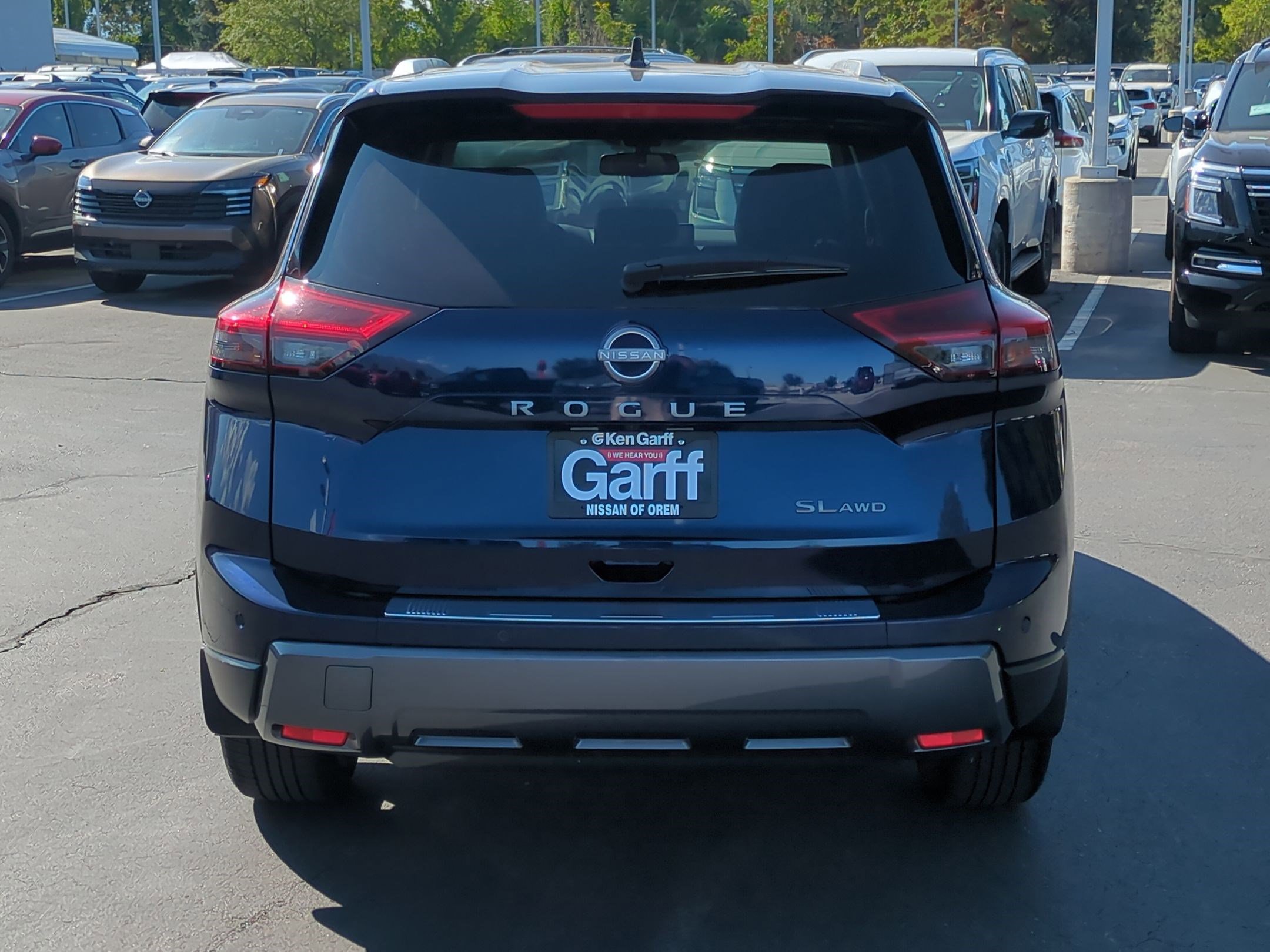 2025 Nissan Rogue SL photo 4