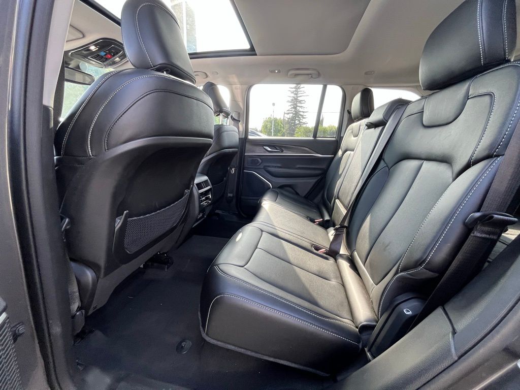 2023 Jeep Cherokee Base photo 6