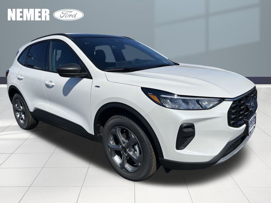 2025 Ford Escape ST-Line's photo