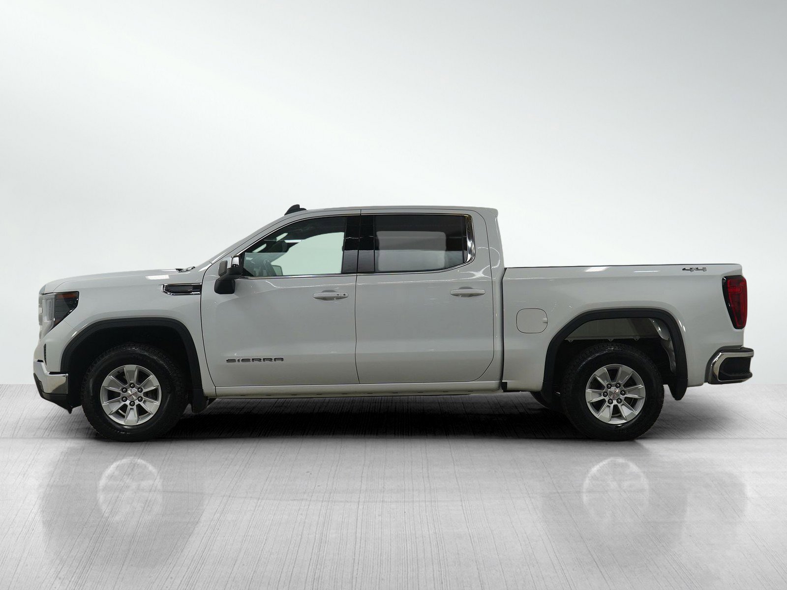 Used 2022 GMC Sierra 1500 SLE with VIN 1GTPUBEK6NZ566319 for sale in Minneapolis, Minnesota