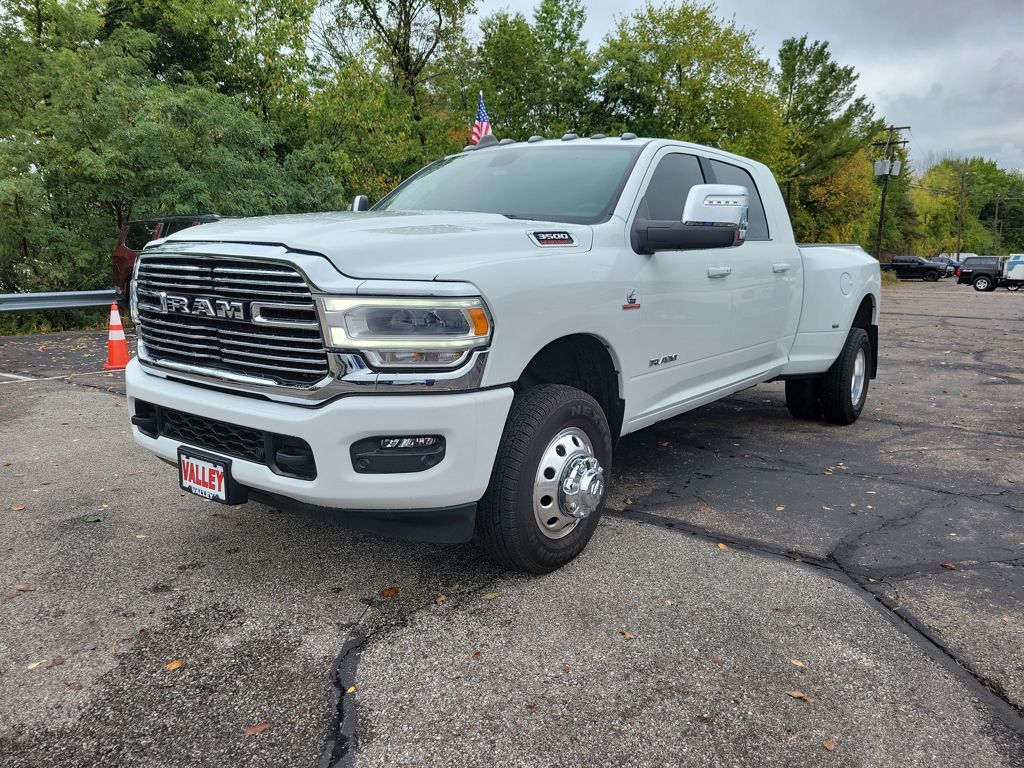 2024 Ram 3500 Laramie photo 3
