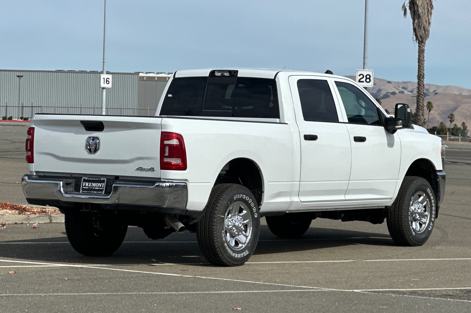 New 2024 RAM 2500 Tradesman 4D Crew Cab in Newark #RG375337
