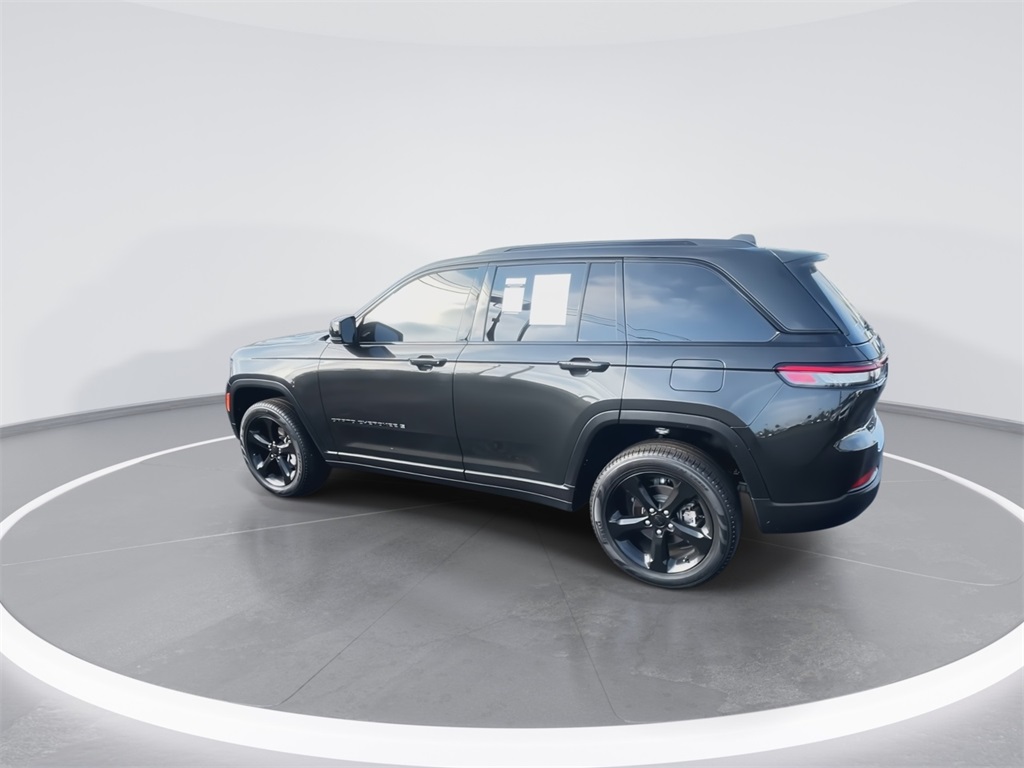 2024 Jeep Grand Cherokee Limited photo 4