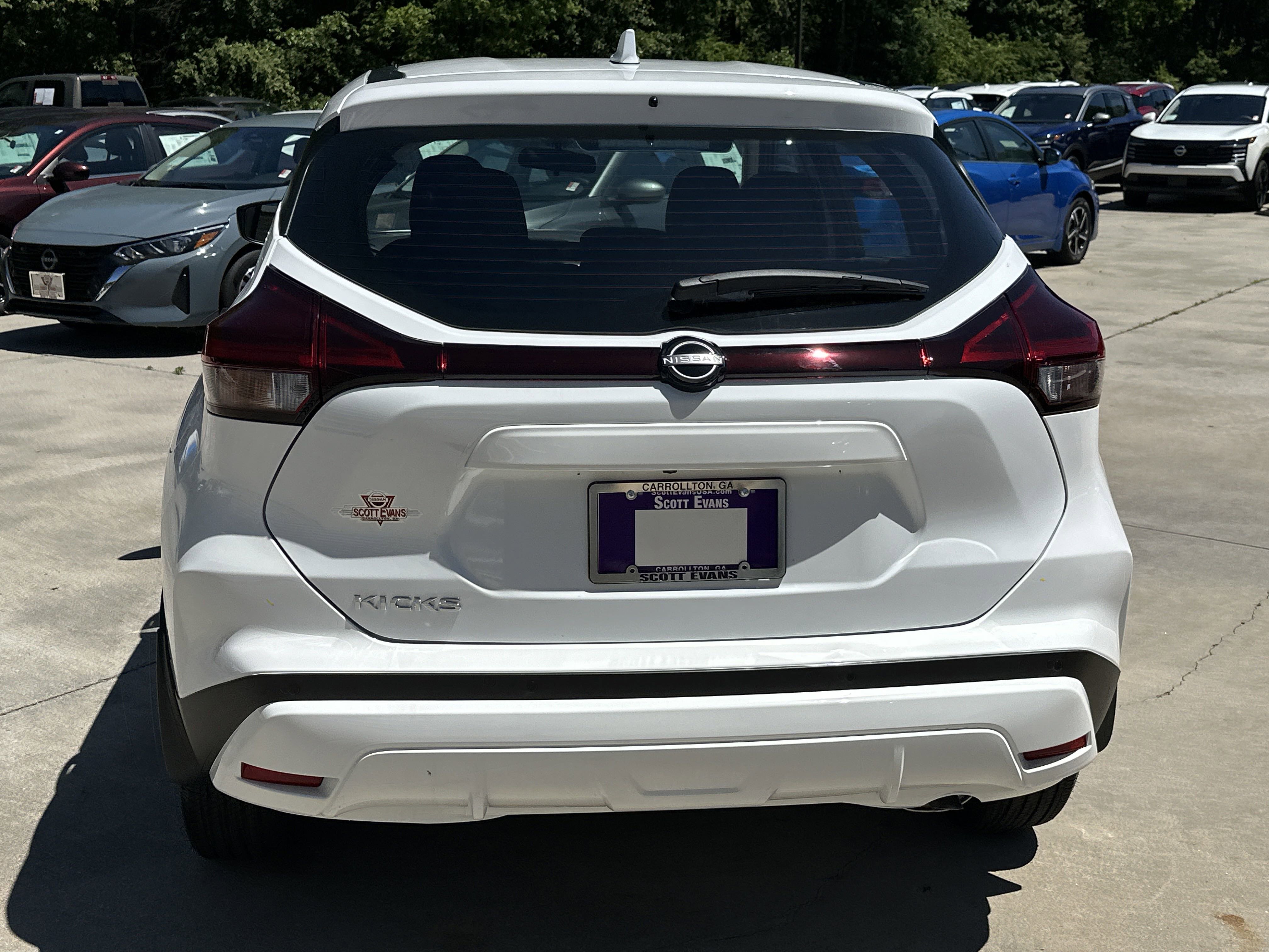 2025 Nissan Kicks Play S photo 3