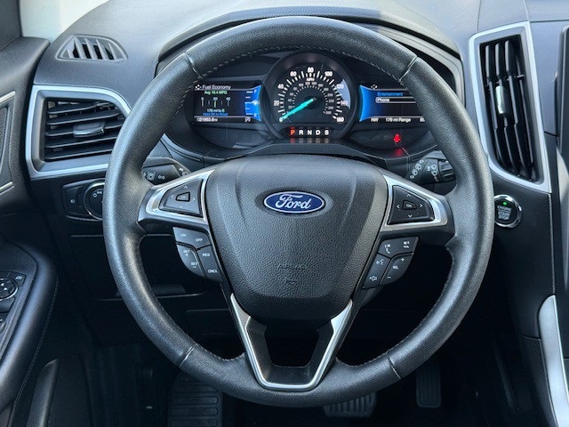 2022 Ford Edge SEL photo 23