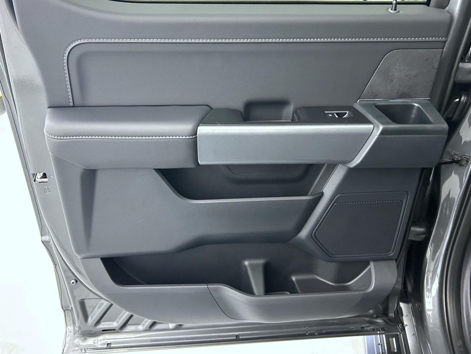 2025 Ford F-150 XLT photo 20