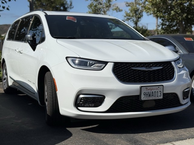 2023 Chrysler Pacifica Hybrid Pinnacle