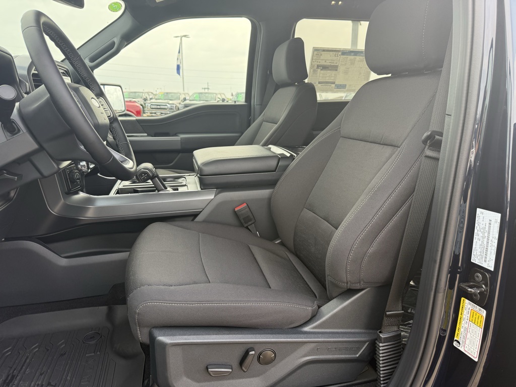 2025 Ford F-150 XLT photo 7