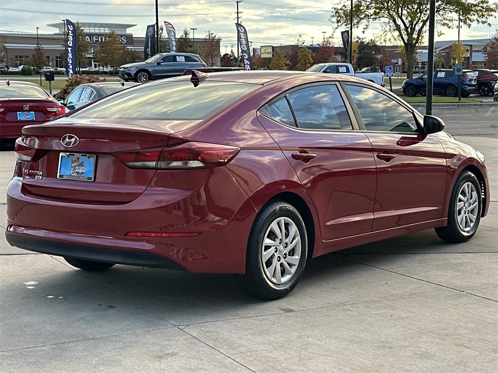 2017 Hyundai Elantra SE photo 2