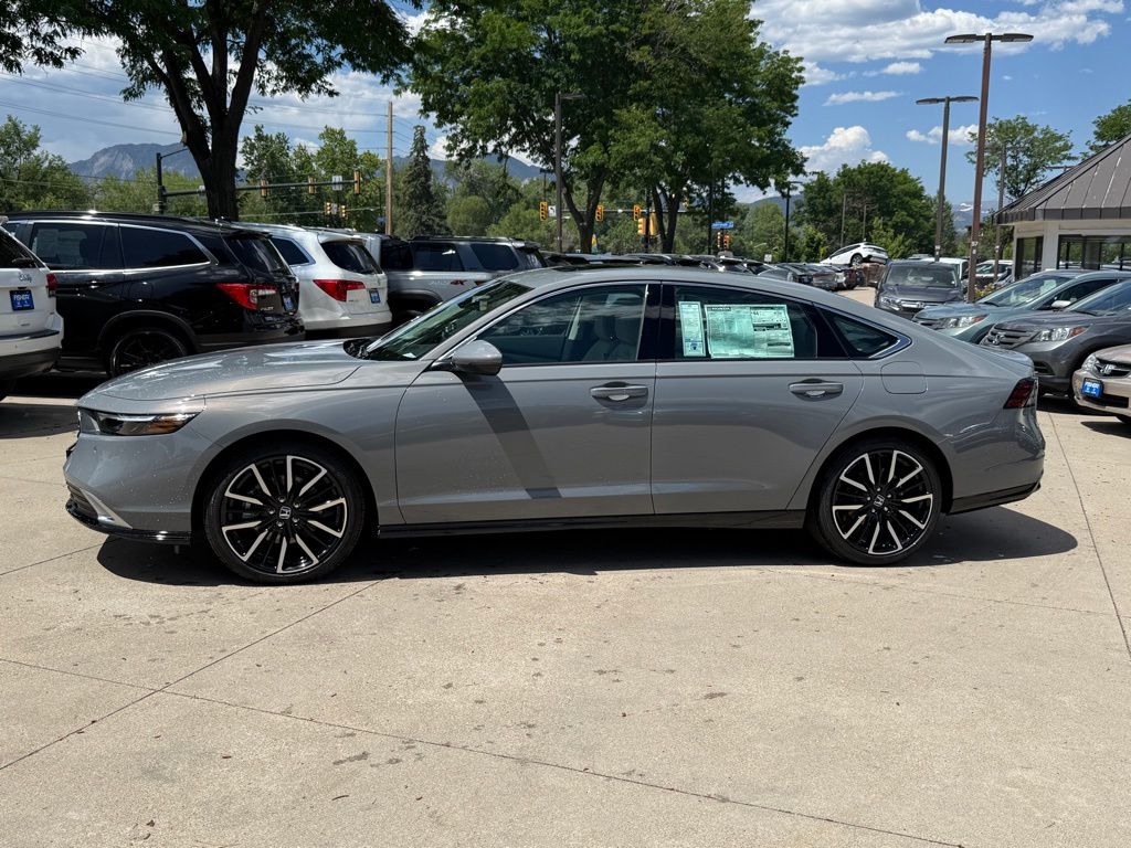 2025 Honda Accord Hybrid Touring photo 2