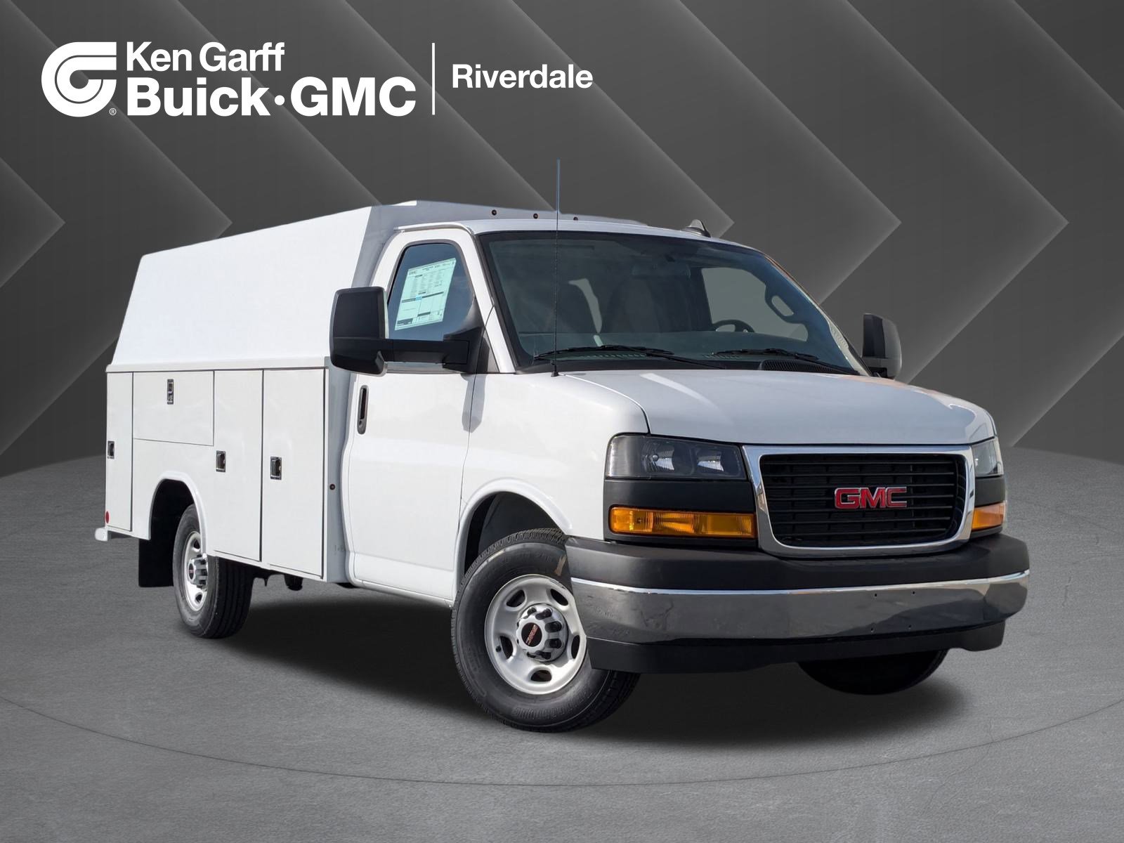 2025 GMC Savana Cutaway Work Van's photo