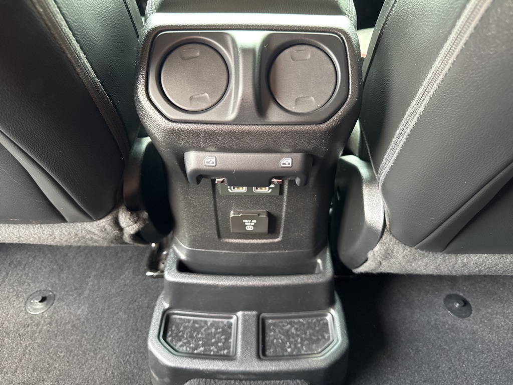 2018 Jeep Wrangler Unlimited Sahara photo 23