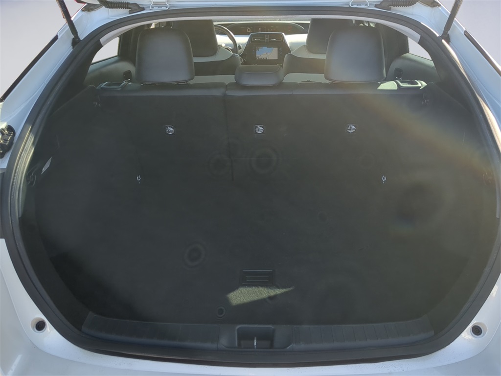 2017 Toyota Prius Three Touring photo 19