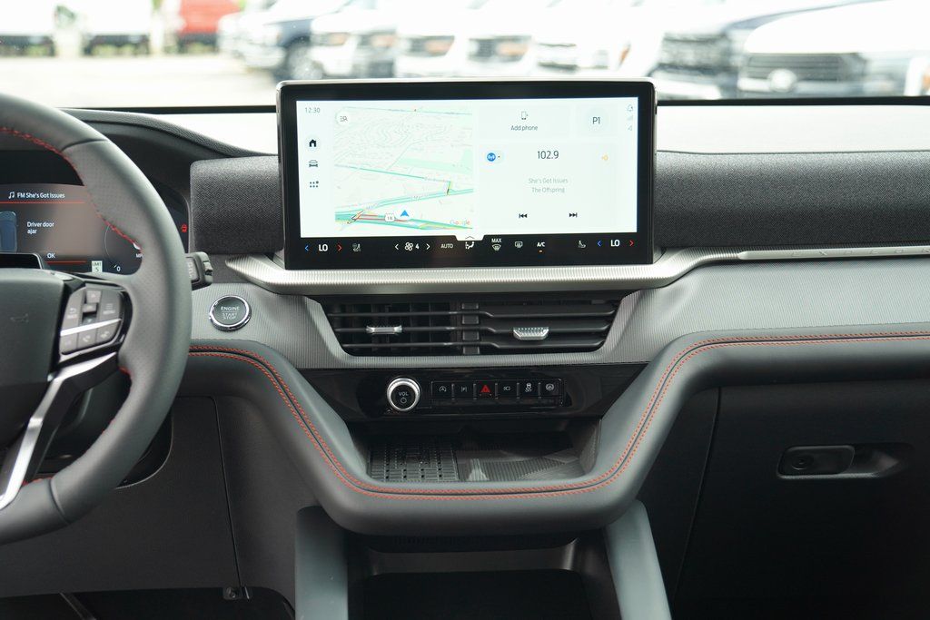 2025 Ford Explorer ST-Line photo 12