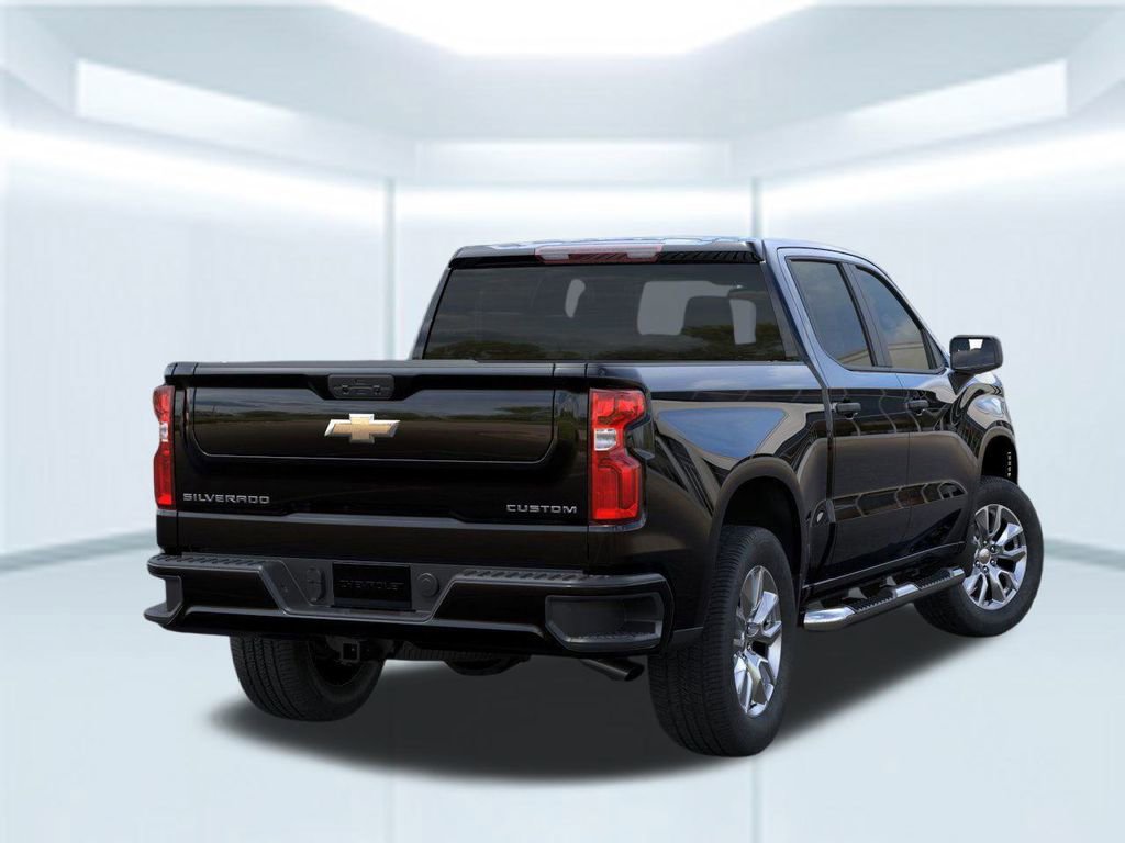 2026 Chevrolet Silverado Custom photo 3