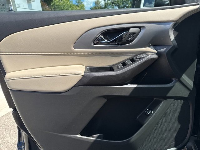 2022 Chevrolet Traverse Leather photo 16