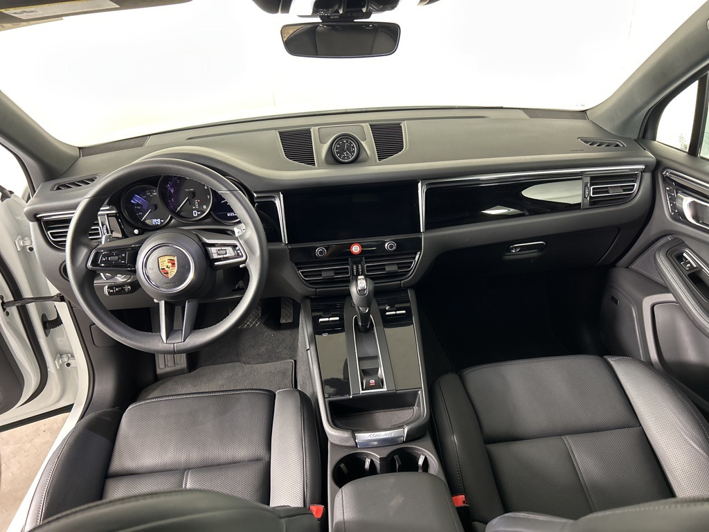 2025 Porsche Macan Base photo 20