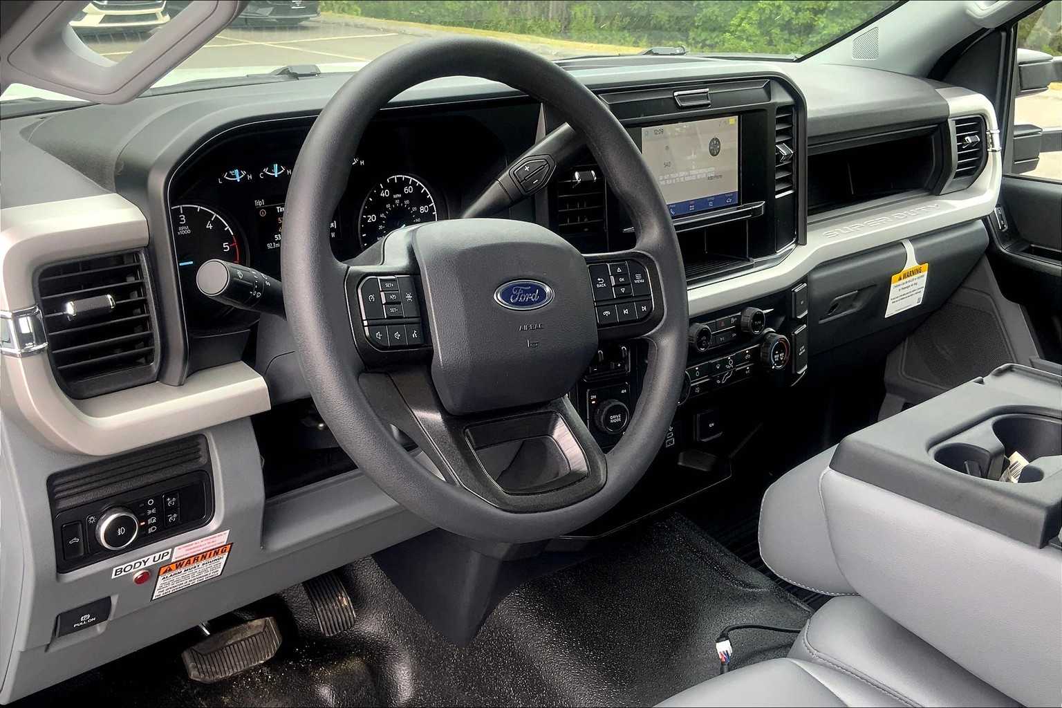 2025 Ford F-350 XL photo 9