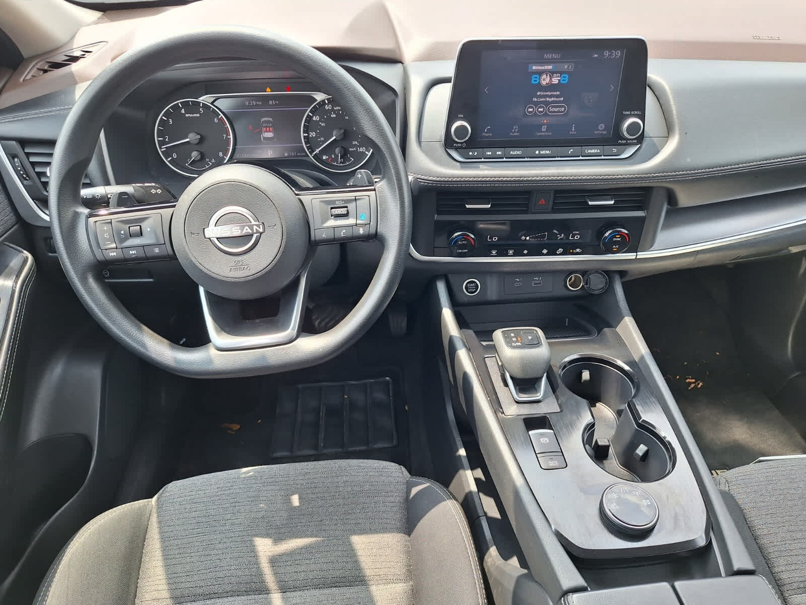 2023 Nissan Rogue SV photo 9