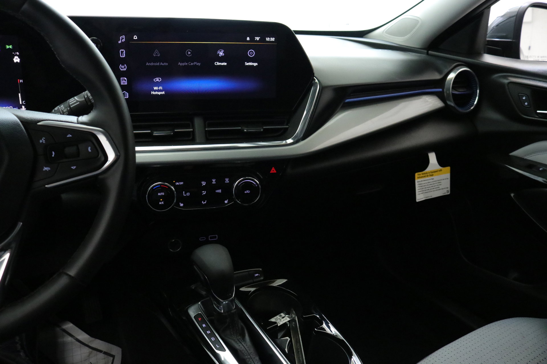 2025 Chevrolet Trax LT photo 16