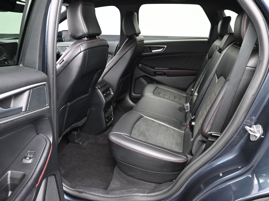 2024 Ford Edge ST-Line photo 11