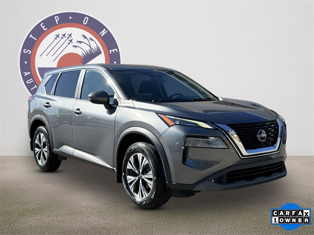 2022 Nissan Rogue SV's photo