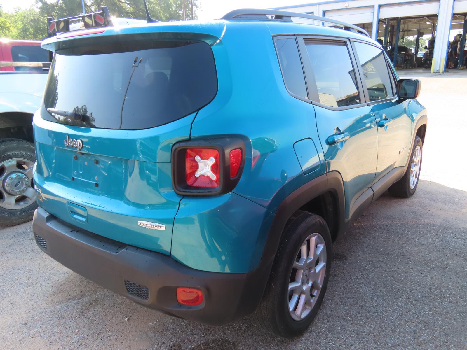 2022 Jeep Renegade Latitude photo 3