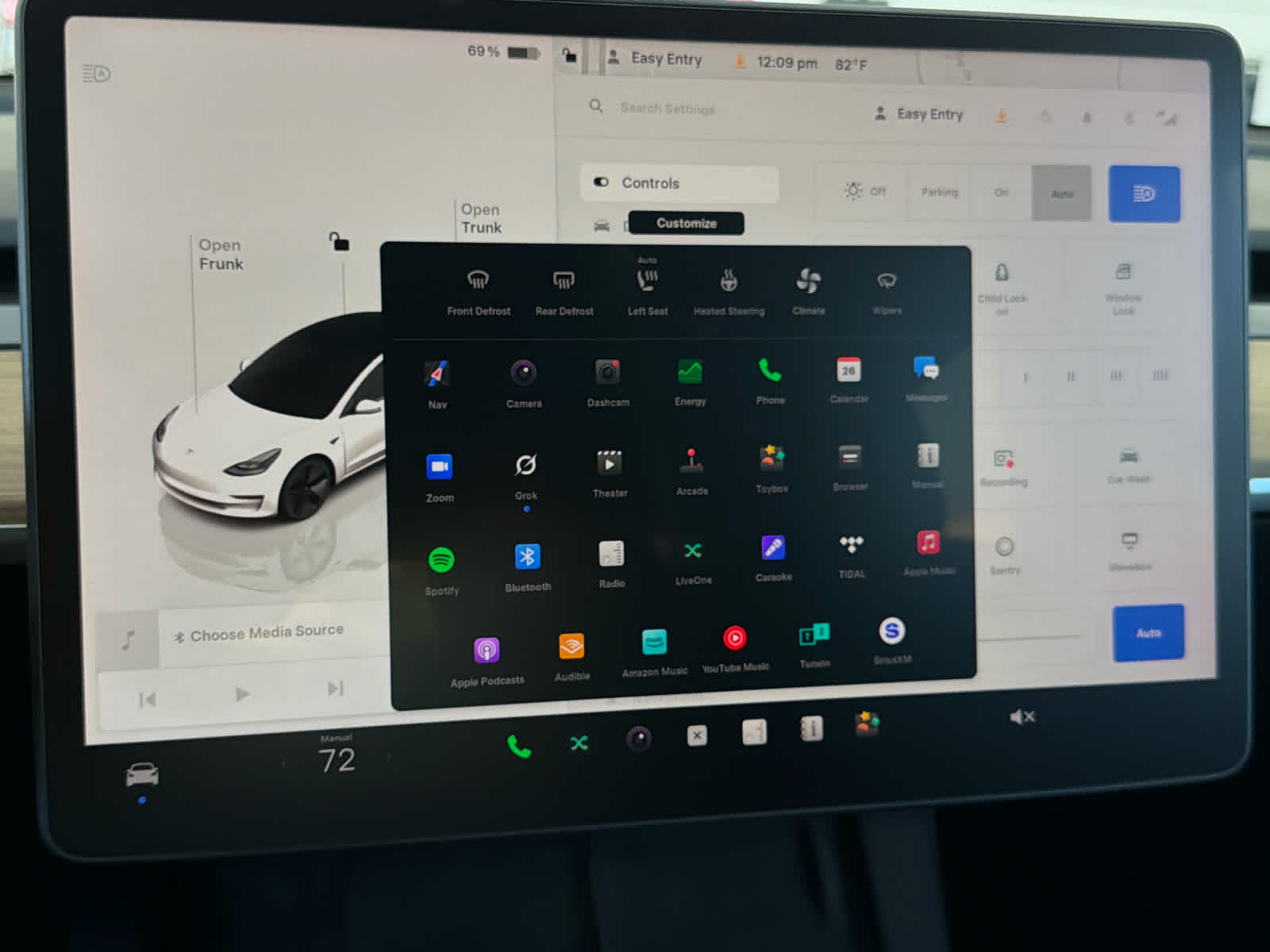 2022 Tesla Model 3 Long Range photo 16