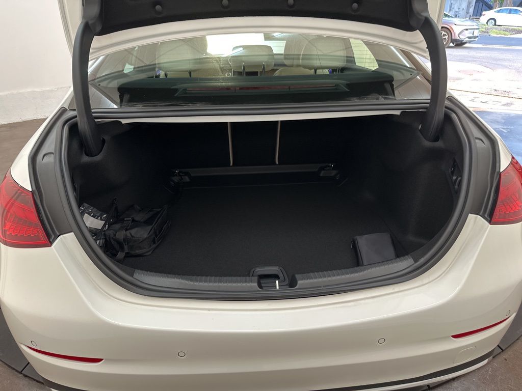 2025 Mercedes Benz C 300 photo 21