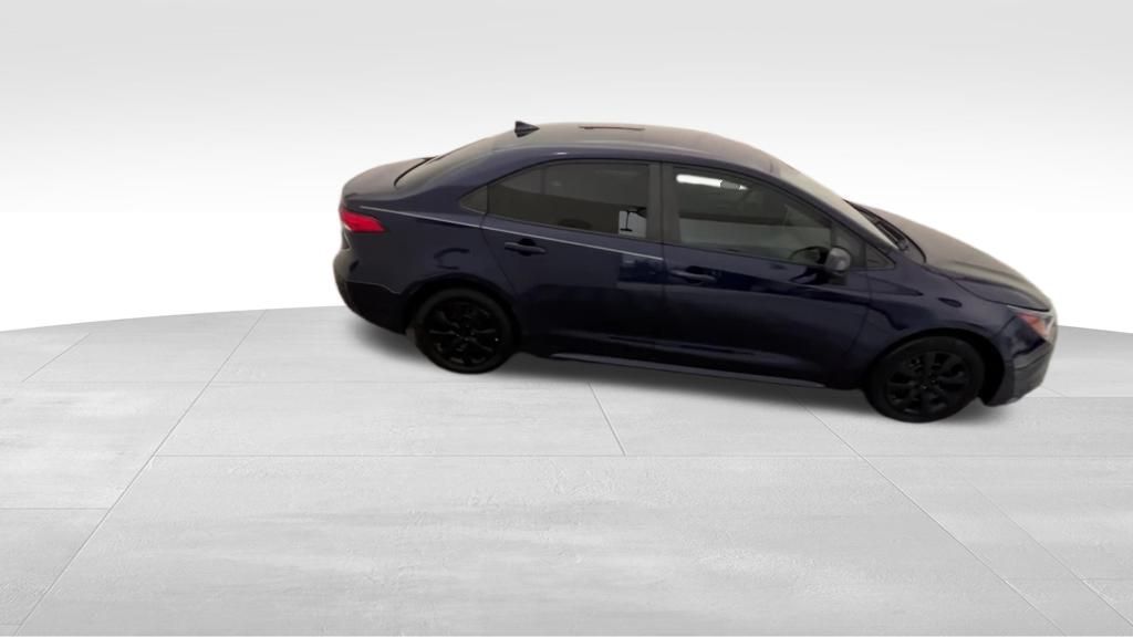 2020 Toyota Corolla LE photo 3