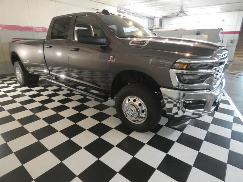 2026 Ram 3500 Tradesman photo 2