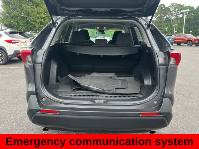 2021 Toyota RAV4 LE photo 18