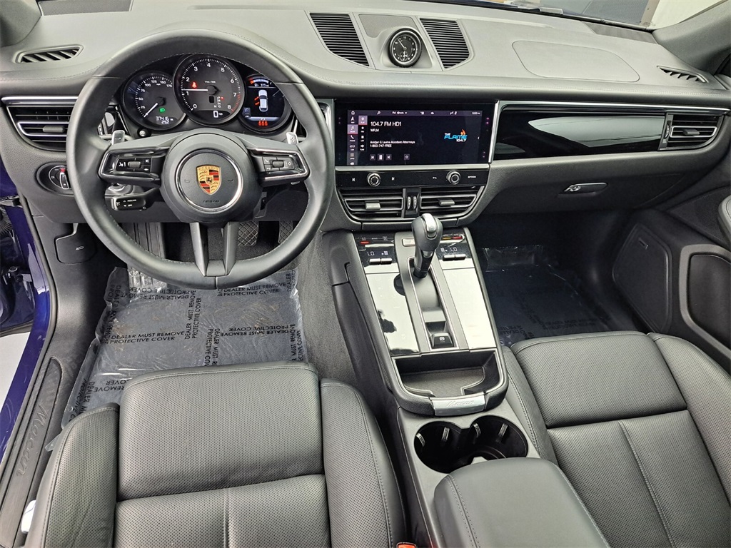2022 Porsche Macan Base photo 11