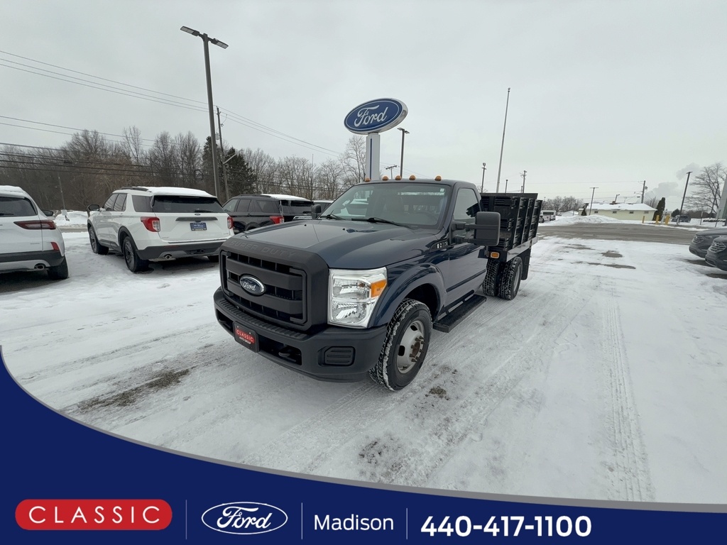 2016 Ford F-350 Super Duty Chassis Cab XL