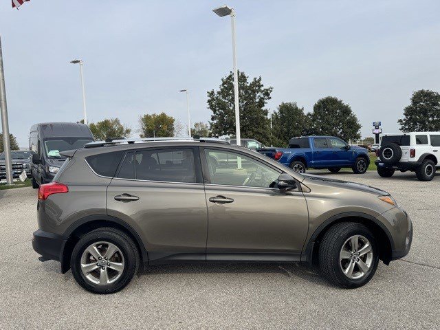 2015 Toyota RAV4 XLE photo 8