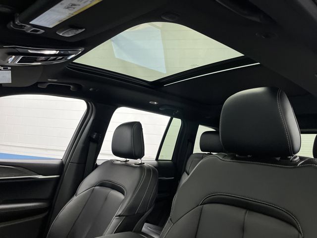 2025 Jeep Grand Cherokee Limited photo 6