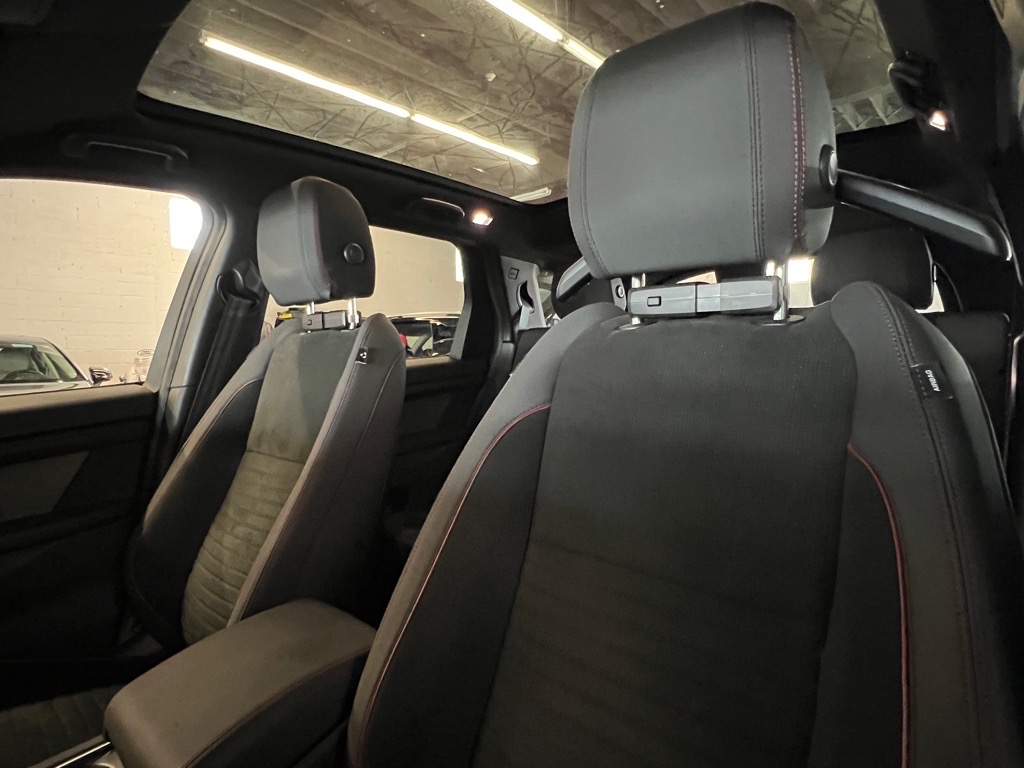 2020 Land Rover Discovery Sport SE R-Dynamic photo 14